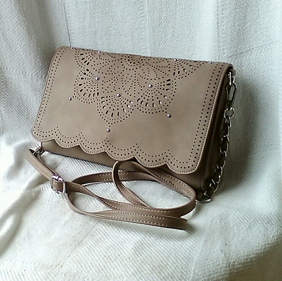 Jessica Simpson Handbags - 💘Jessica Simpson💘 Sunny Clutch Crossbody